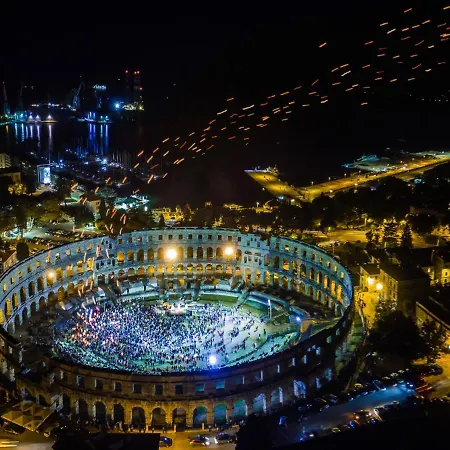 Ema By Interhome Peroj